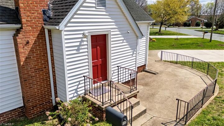 Property Photo:  414 S Maple Street  NC 27253 