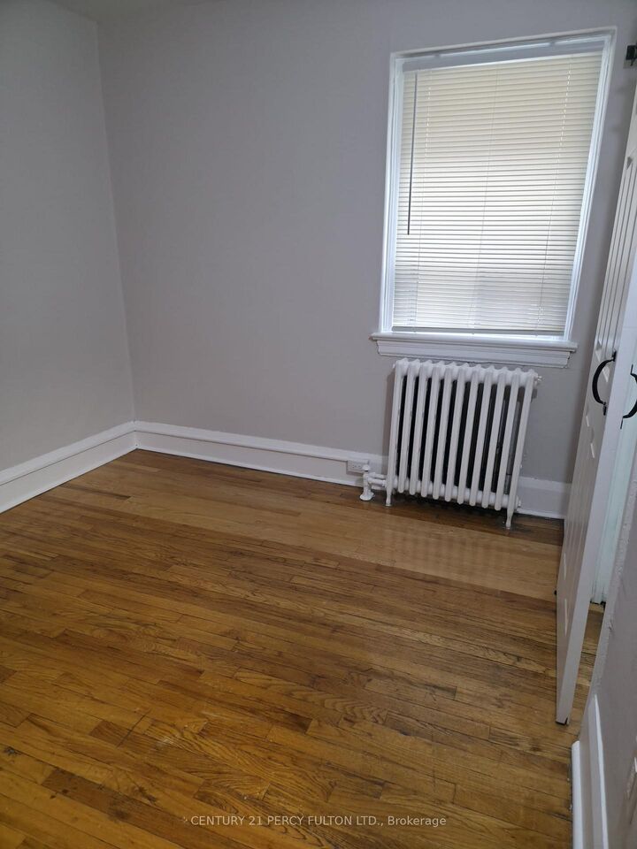 Property Photo:  35 Jane Street 4  ON M6S 3Y3 