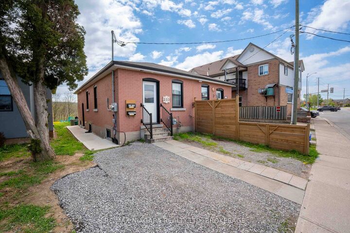 233 Pelham Road — photo 1