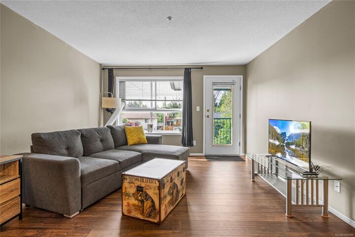 Property Photo: 690 Third St 302 BC V9R 1W8