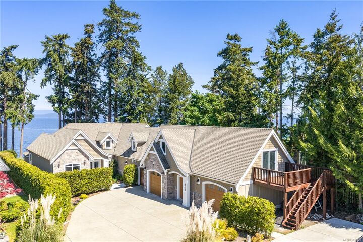 Property Photo: 863 Cavin Rd BC V9P 1Z9