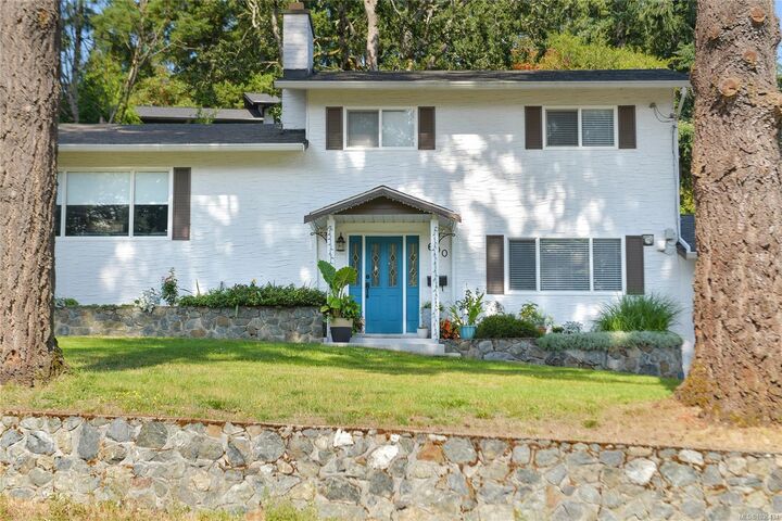 Property Photo:  600 Phelps Ave  BC V9B 4P1 