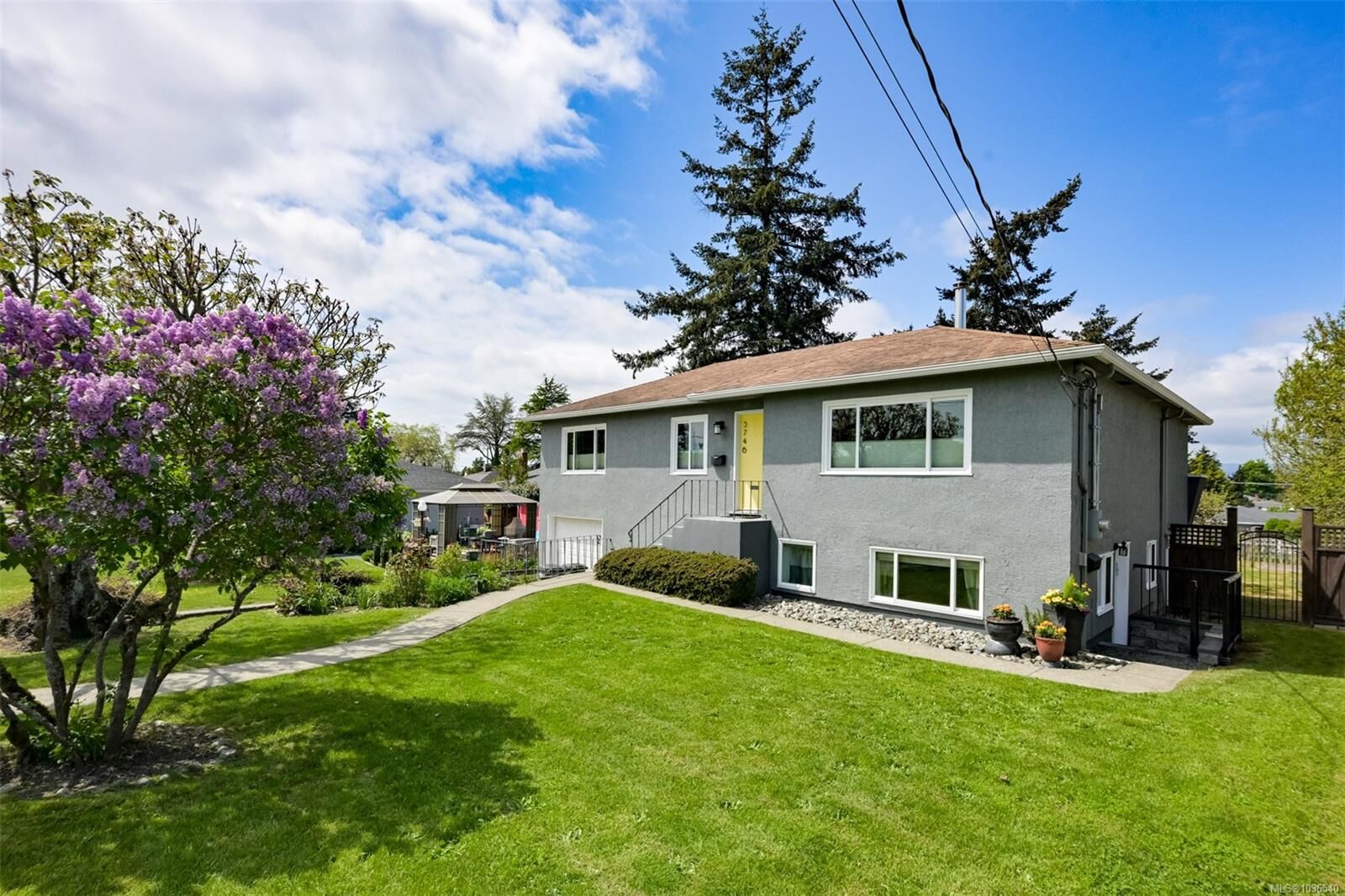 Property Photo:  3746 Seaton St  BC V8X 3W4 