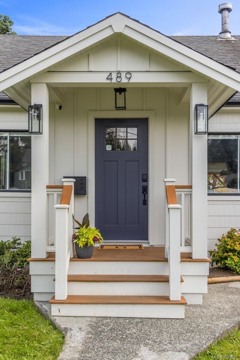 Property Photo:  489 Grafton St  BC V9A 5E7 
