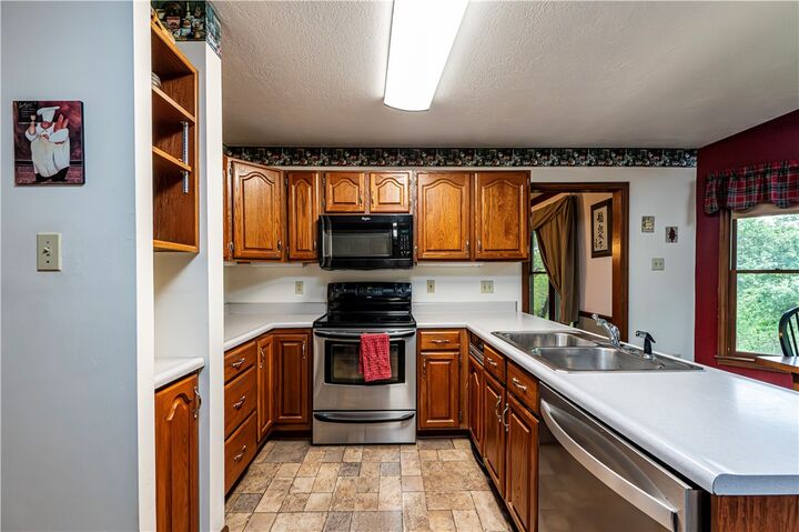 Property Photo: 10282 Twin Hill PA 15090