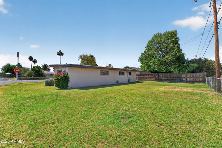 Property Photo: 1613 S Farmer Avenue AZ 85281