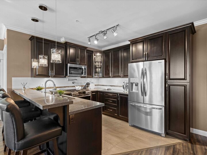 Property Photo:  32445 Simon Avenue 514  BC V2T 0G7 