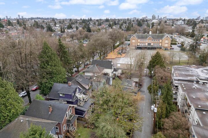Property Photo:  1437 E 10th Avenue  BC V5N 1X4 