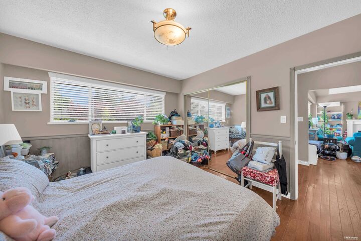 Property Photo: 959 Caithness Crescent BC V3H 1C7