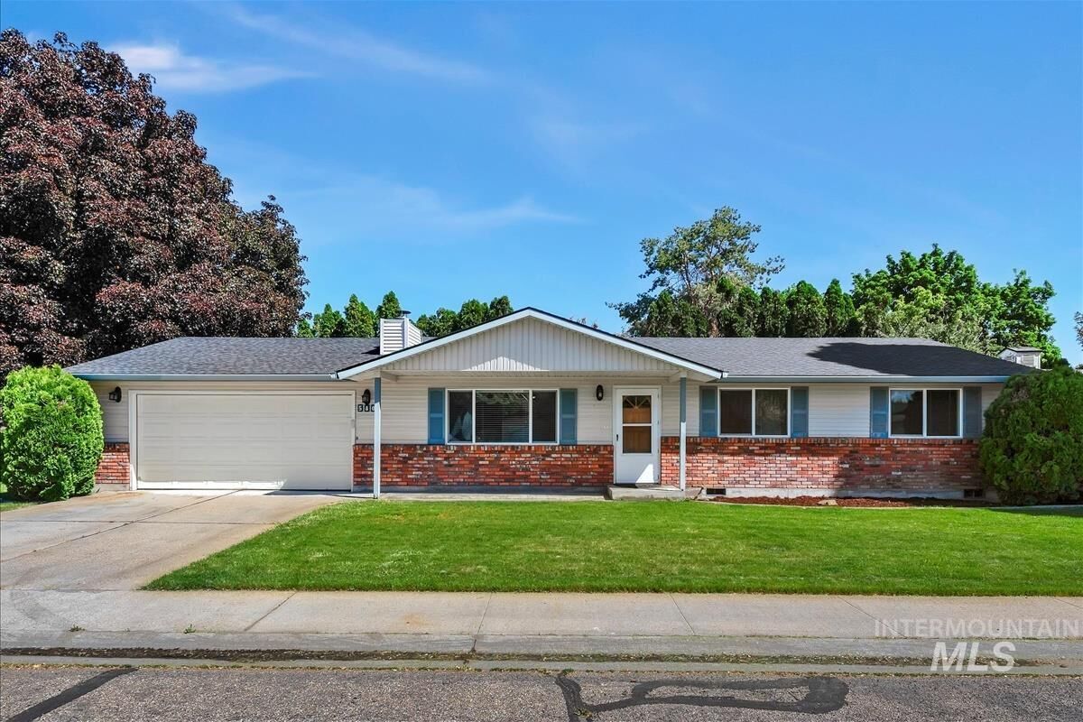 Property Photo: 580 E Amanita St ID 83616-0000