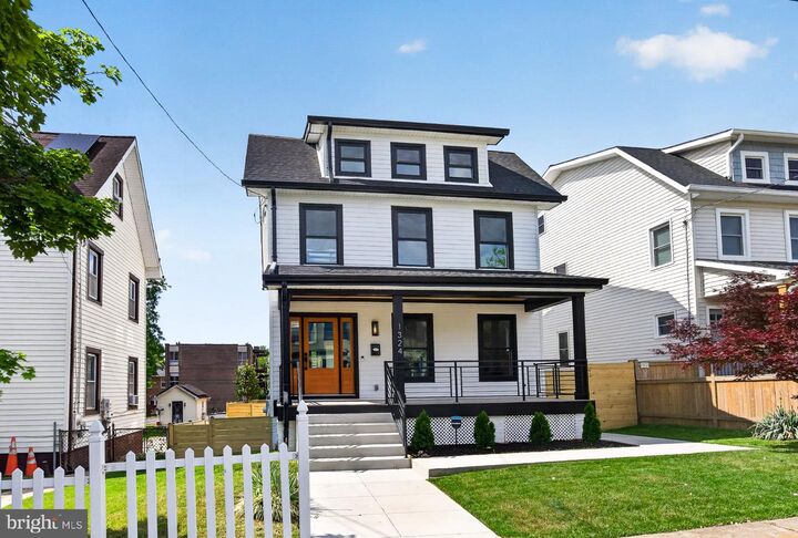 Property Photo:  1324 Farragut Street NW  DC 20011 