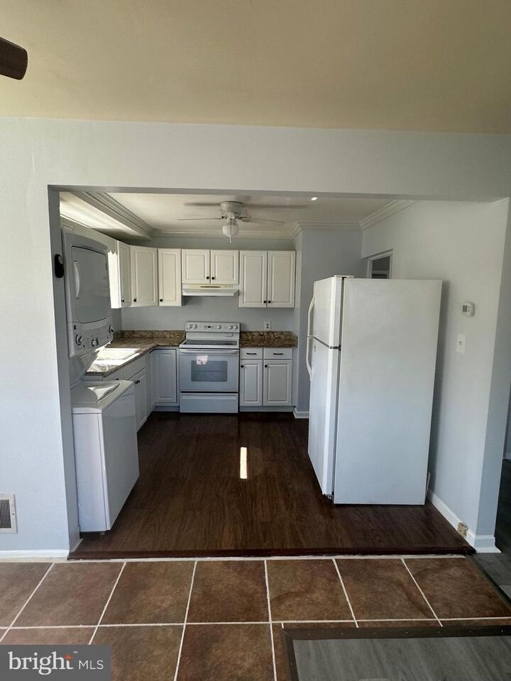 Property Photo: 24 Florence Tollgate Place -6 NJ 08016
