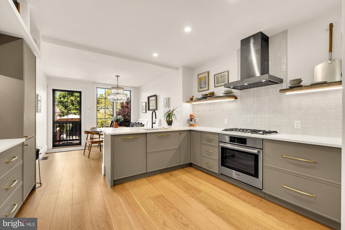 Property Photo:  908 Girard Street NE  DC 20017 