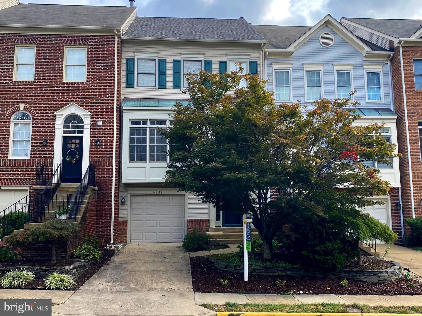 Property Photo: 6623 Frost Lake Lane VA 22315
