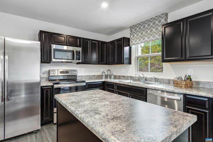 Property Photo:  501 Arches Ln  VA 22923 