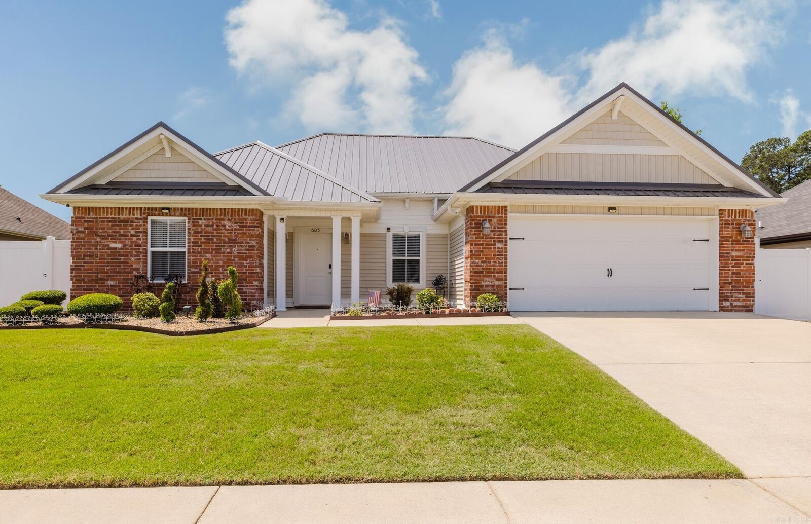 Property Photo:  605 Surrey Lane  AR 72015 