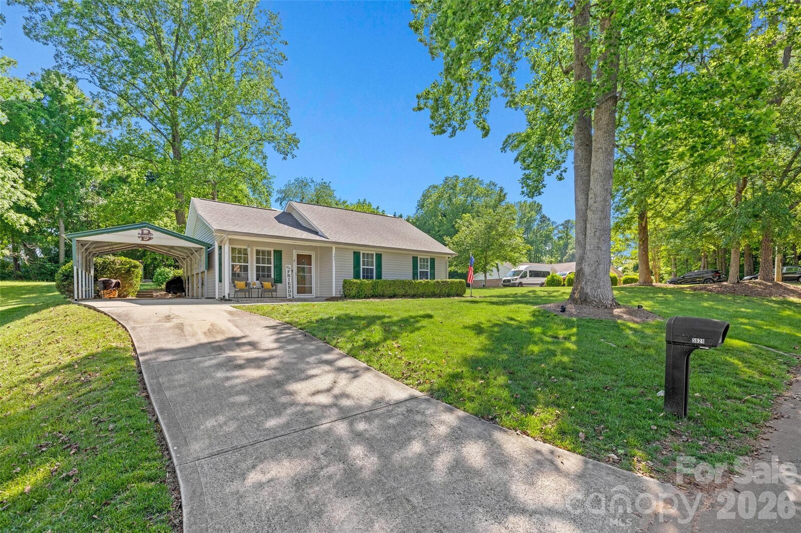 Property Photo: 5821 Rowan Way NC 28214