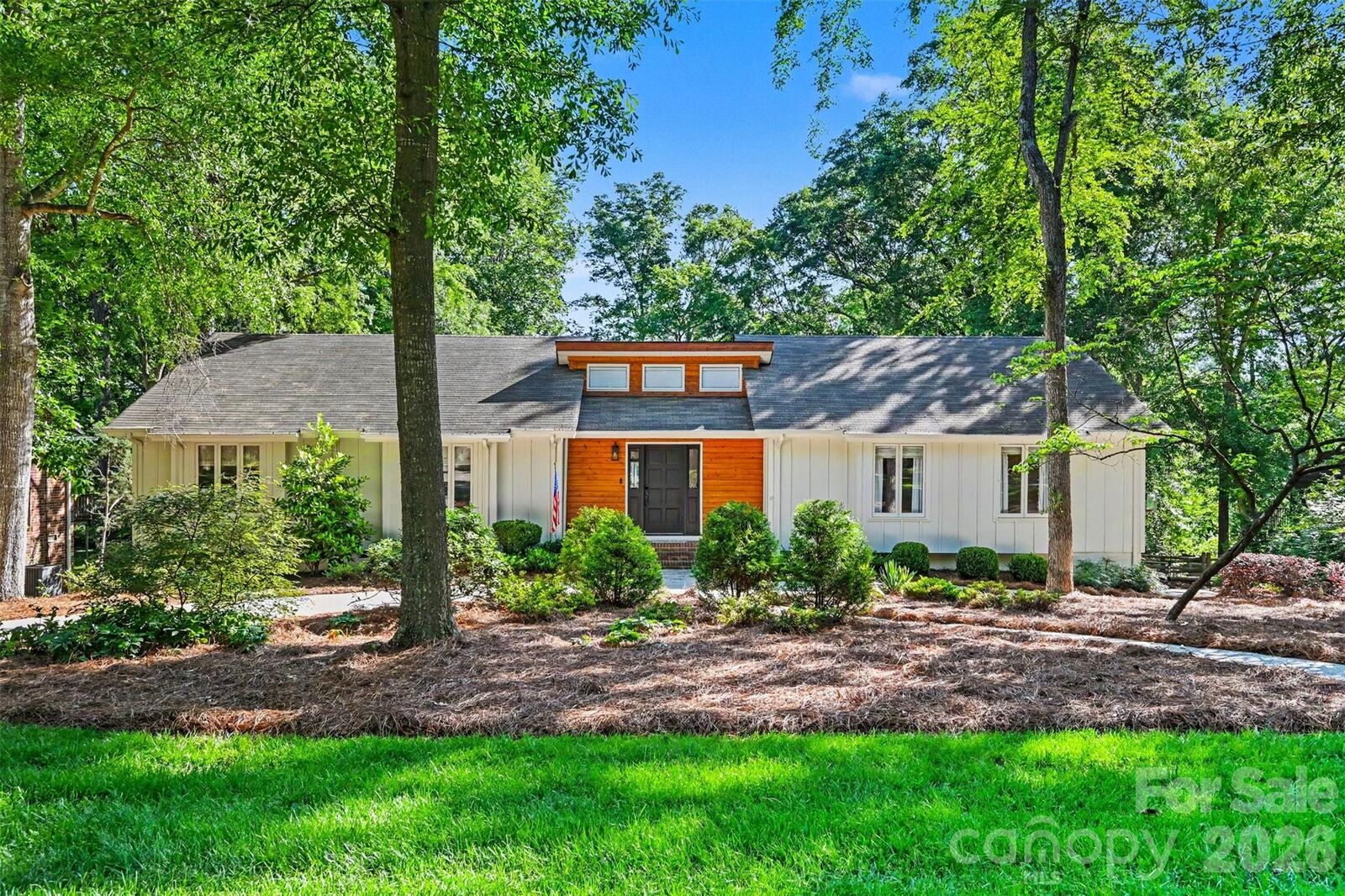 Property Photo:  5500 McAlpine Farm Road  NC 28226 