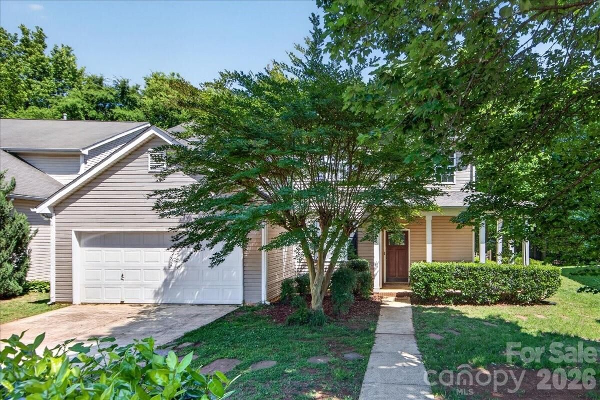 Property Photo: 9200 Royal Highlands Court NC 28277
