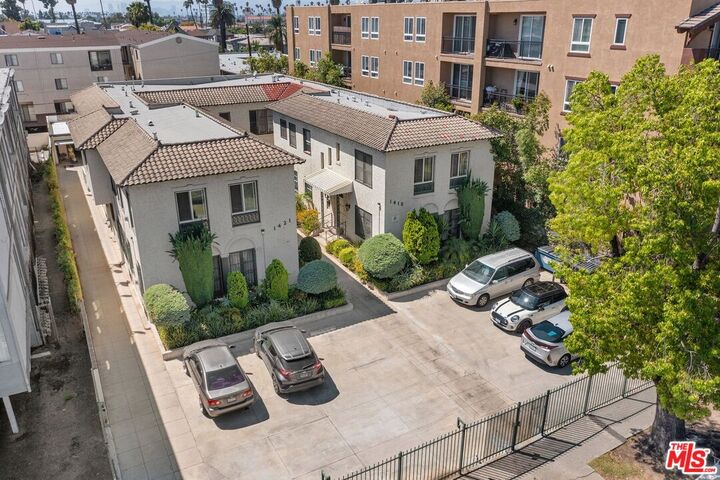Property Photo:  1415 S St Andrews Pl  CA 90019 