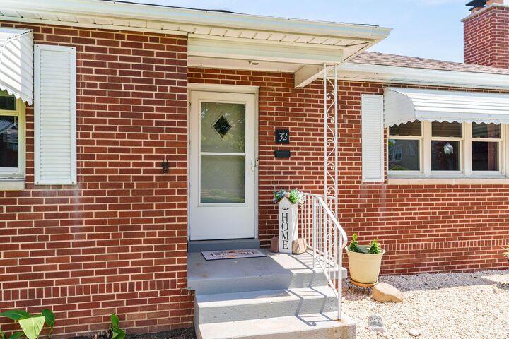 Property Photo:  32 S Southampton Avenue  OH 43204 