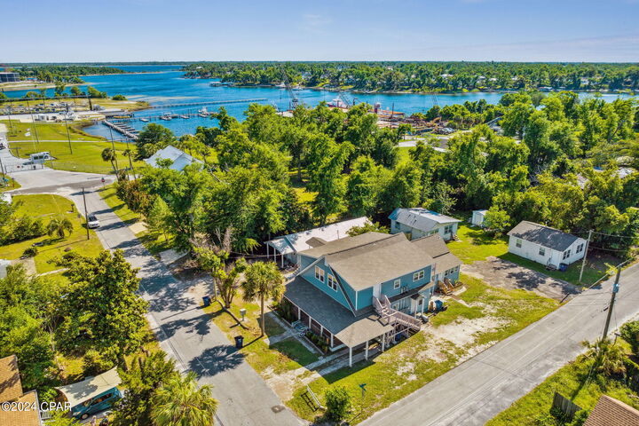 Property Photo: 119 College Avenue FL 32401