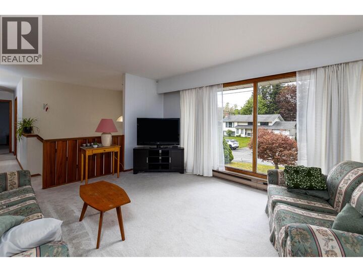 Property Photo: 2214 Evergreen Street BC V8G 2P8