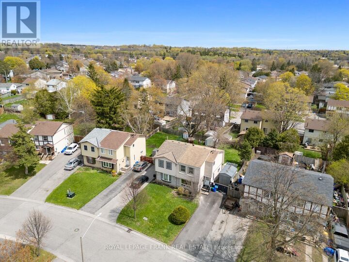 Property Photo:  521 Gaylord Drive  ON L1K 1L4 