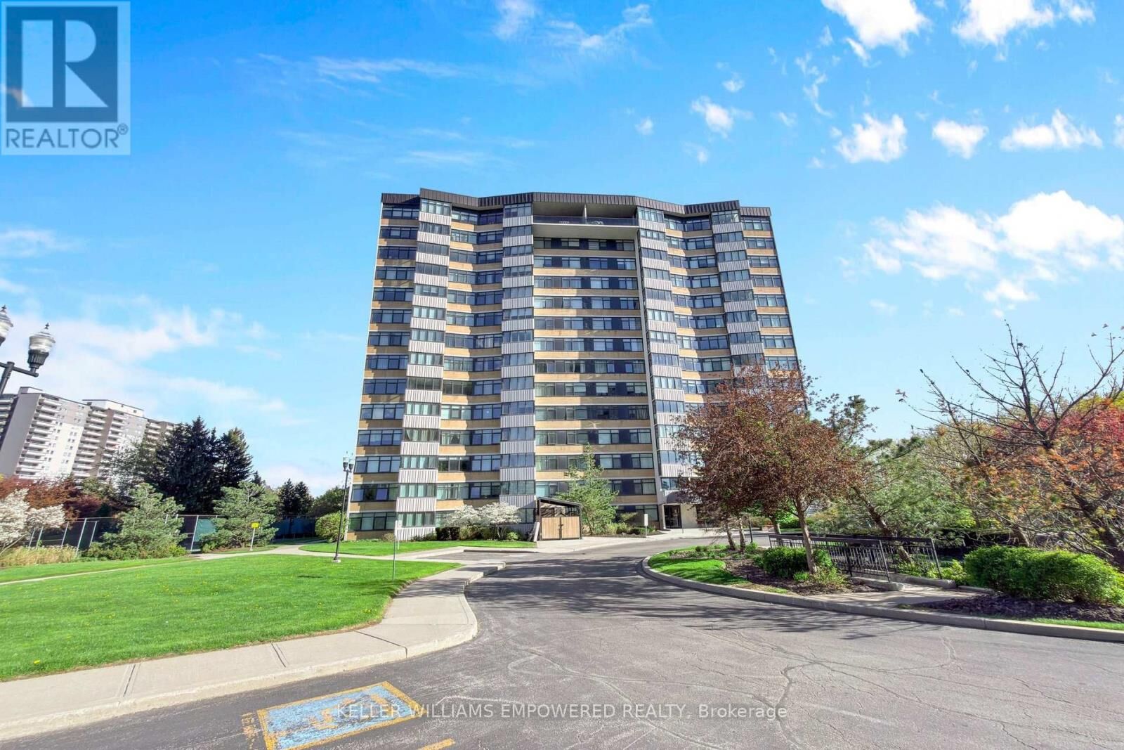 Property Photo: 90 Fisherville Road 203 ON M2R 3J9
