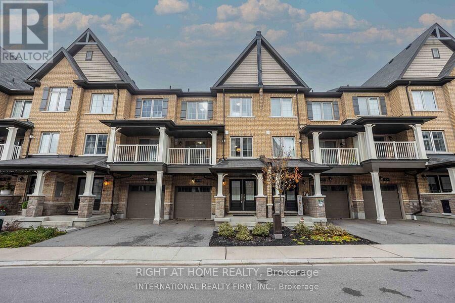 Property Photo:  33 Amulet Way  ON L1R 0R5 