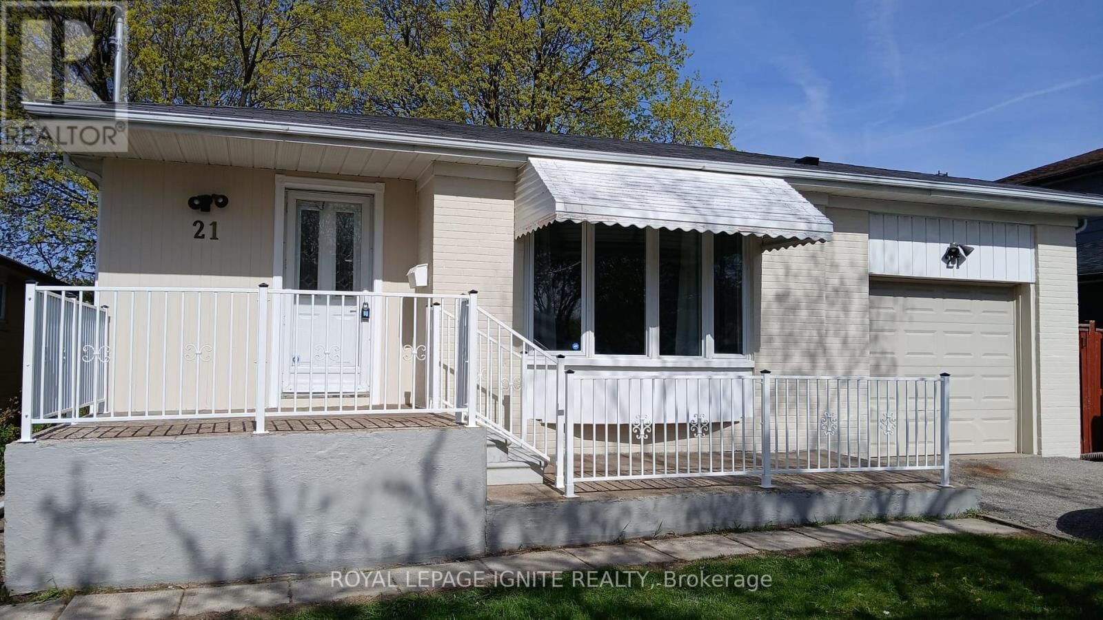 Property Photo:  21 Humheller Road Main  ON M9W 5K2 