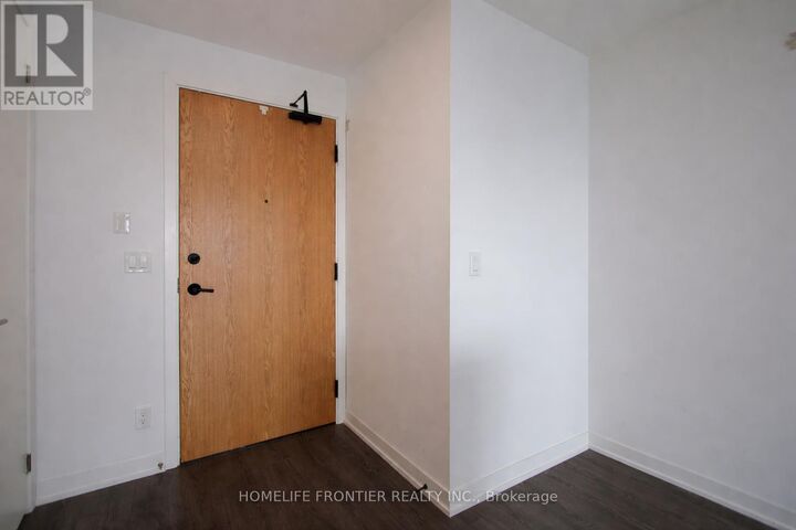Property Photo:  7950 Bathurst Street 2310  ON L4J 0B8 