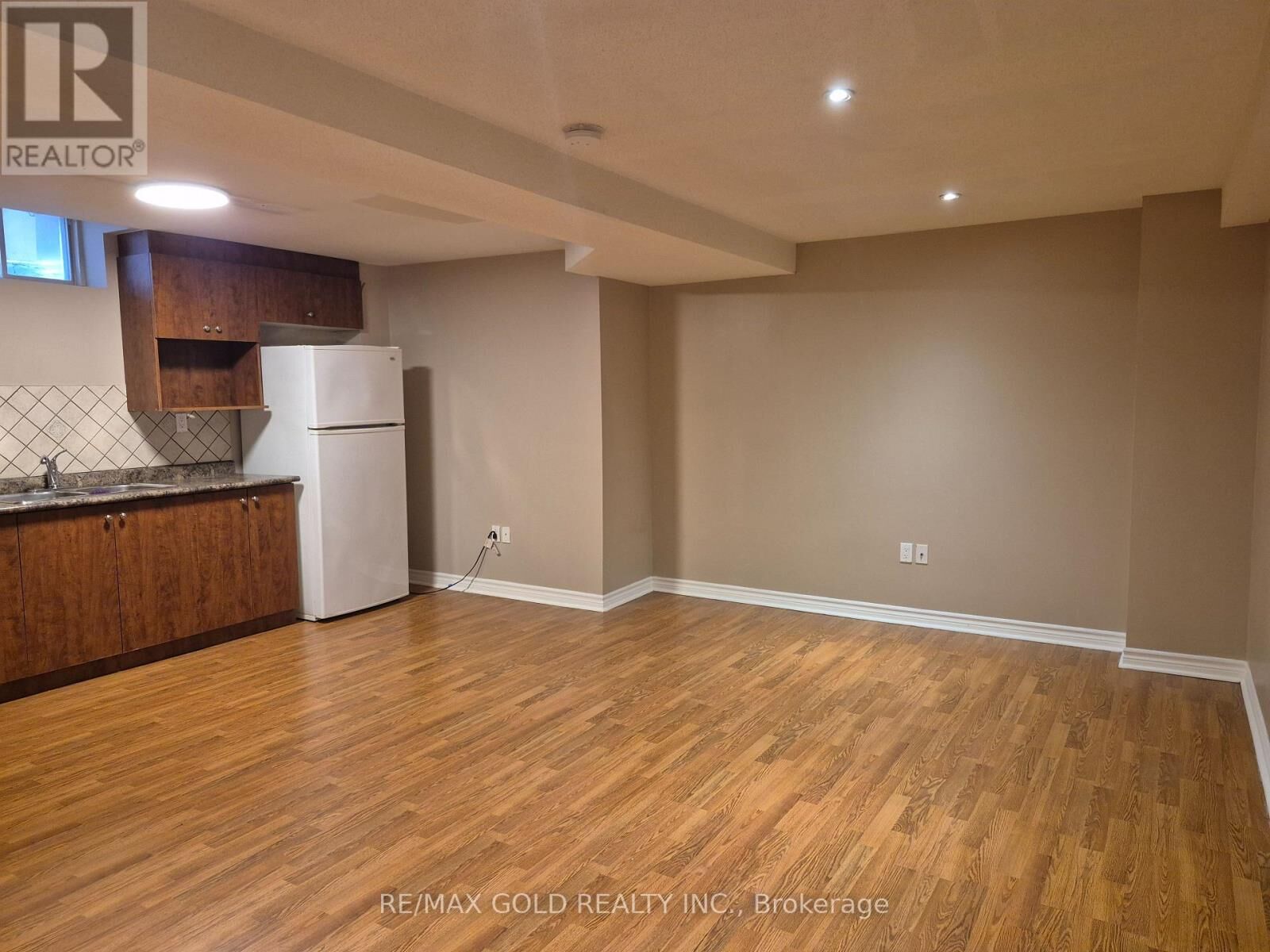 Property Photo:  4 Charger Lane Basement  ON L7A 3B2 