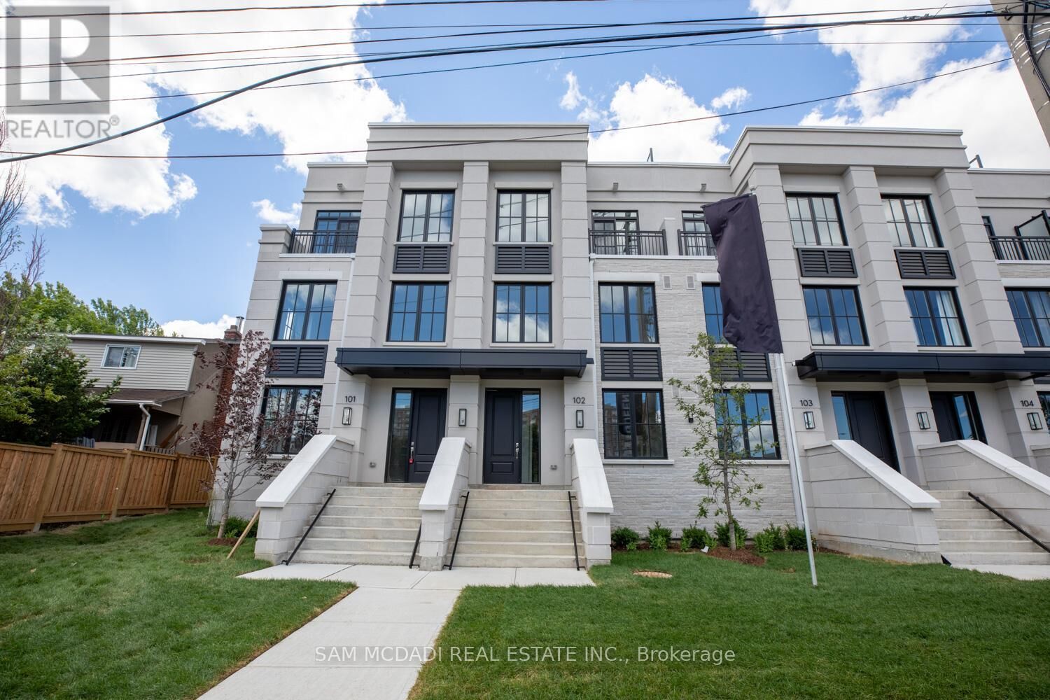 Property Photo: 1180 Cawthra Road 102 ON L5G 0A5
