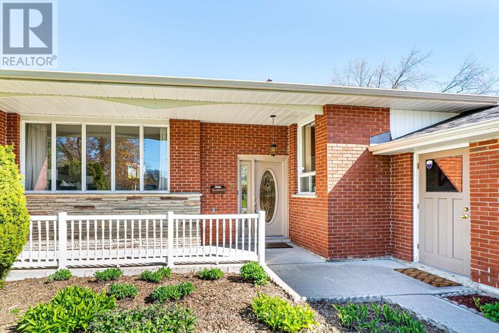 Property Photo:  52 Sanderling Crescent  ON K9V 4N2 