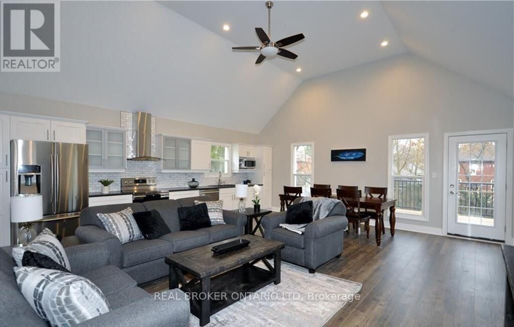 Property Photo:  33 Beaconsfield Avenue 2  ON N6C 1B6 