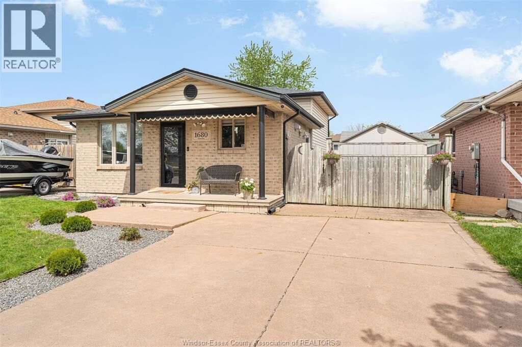 Property Photo:  1680 Calderwood  ON N8W 5V2 