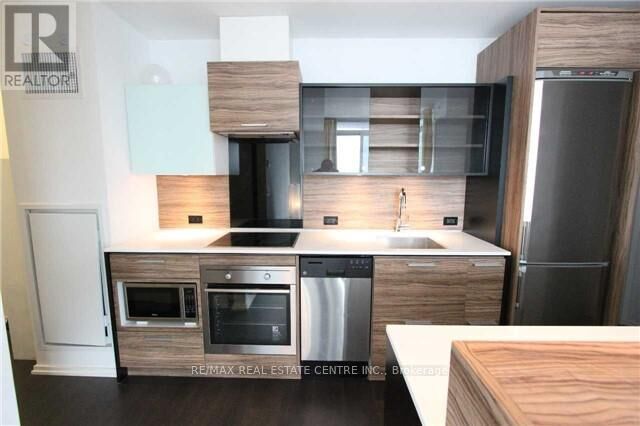 Property Photo:  75 St Nicholas Street 2801  ON M4Y 0A5 