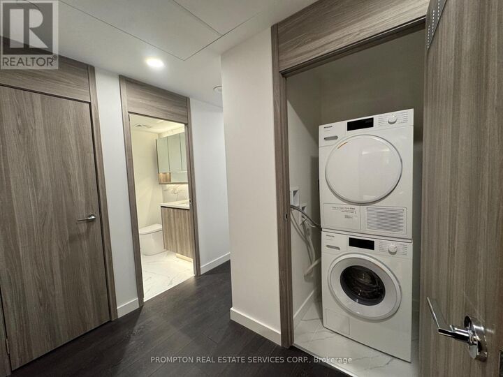 Property Photo:  18 Esther Shiner Boulevard 1005  ON M2K 0J7 