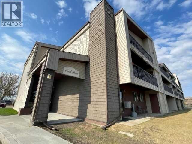 Property Photo:  5607 31 Street  AB T9V 2A6 