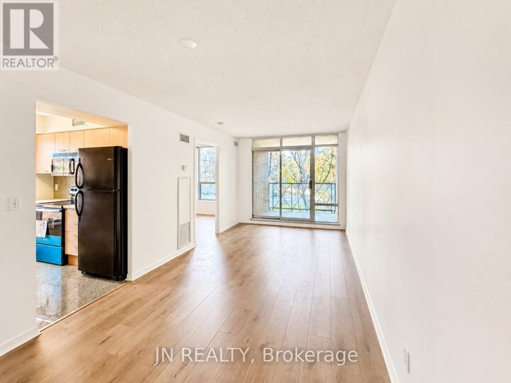 Property Photo:  55 Harrison Garden Blvd Boulevard 202  ON M2N 7G3 