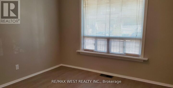 Property Photo:  508 Concord Avenue Main  ON M6H 2P8 