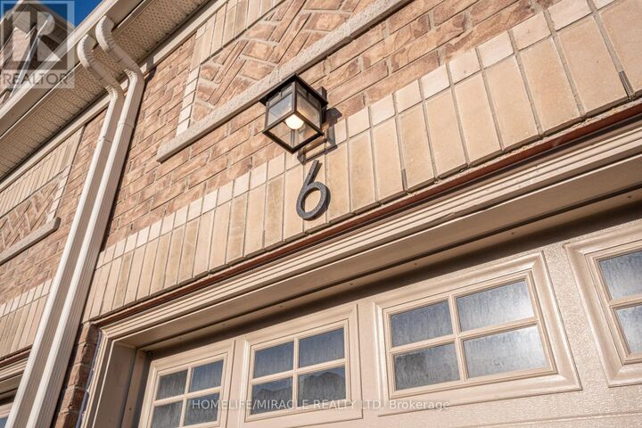 Property Photo:  6 Pumpkin Corner Crescent  ON L9J 0T6 