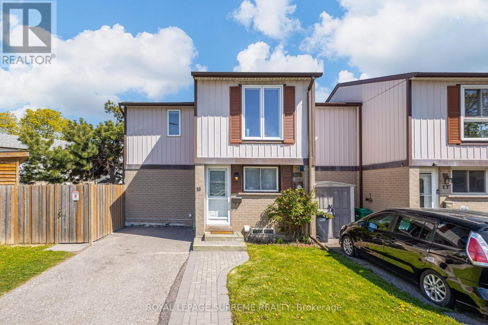 Property Photo:  18 Juliette Square  ON L6S 2M6 