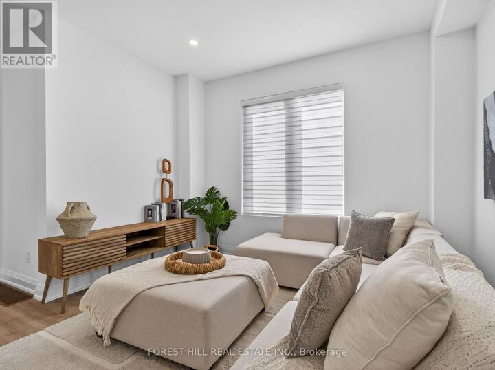 Property Photo:  1 Dunsmore Gardens R - Garden  ON M3H 3M1 