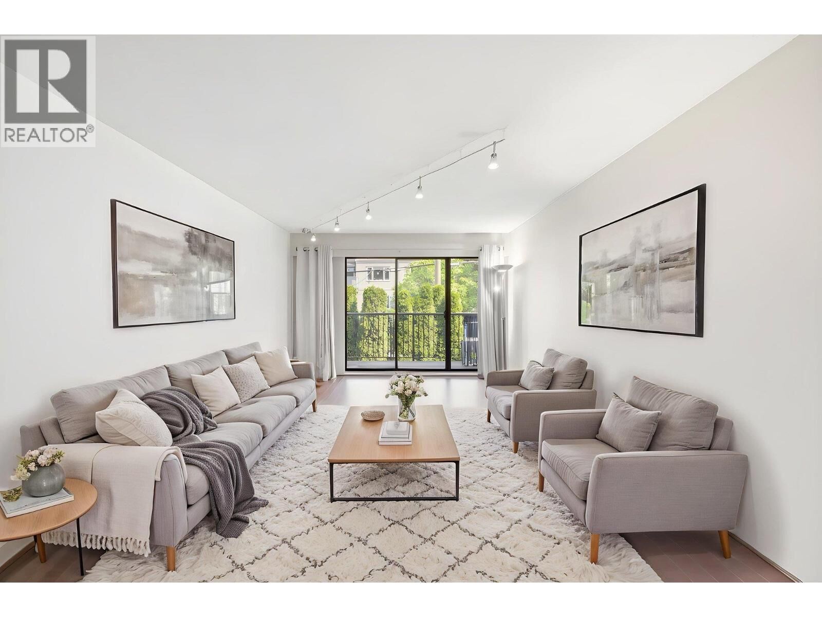 Property Photo:  1585 East 4th Avenue 205  BC V5N 1J9 