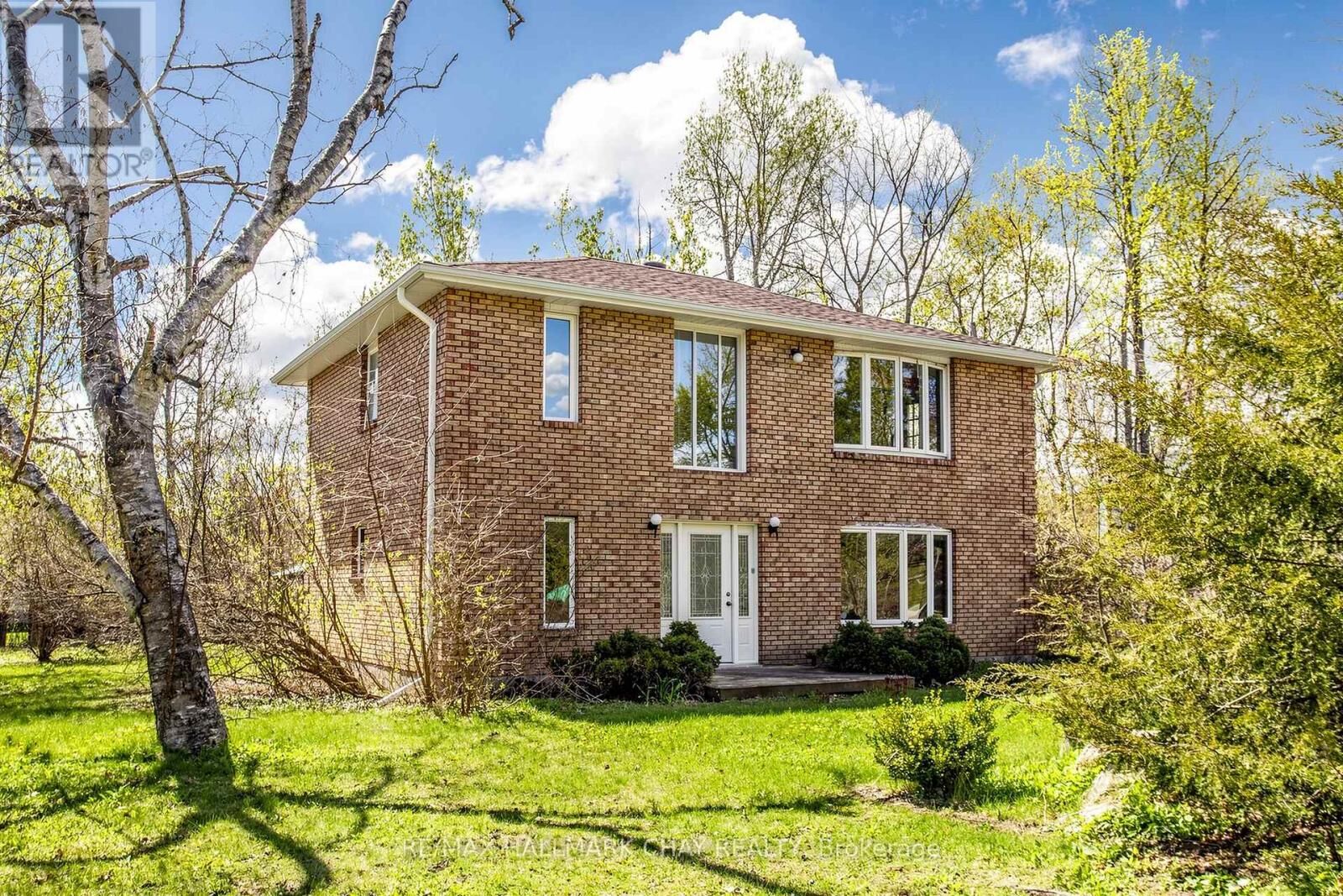 Property Photo:  255 Poplar Avenue  ON L0K 1R0 