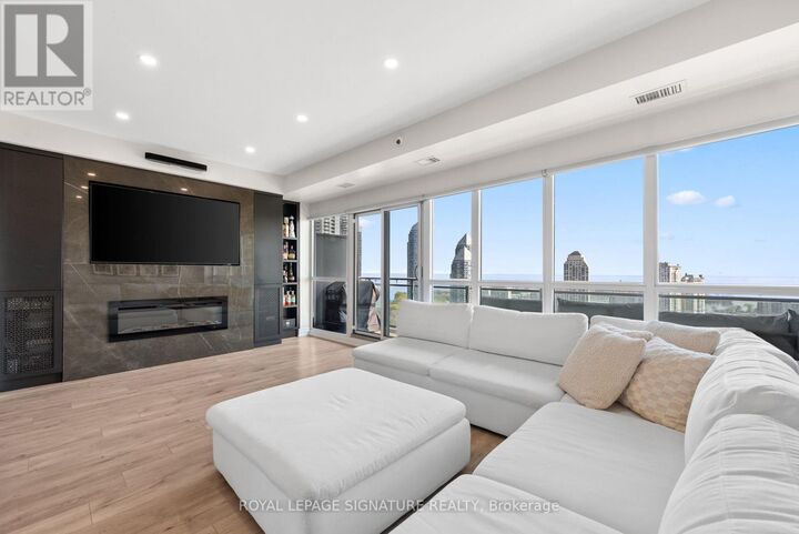 Property Photo:  165 Legion Road 2128  ON M8Y 0B3 