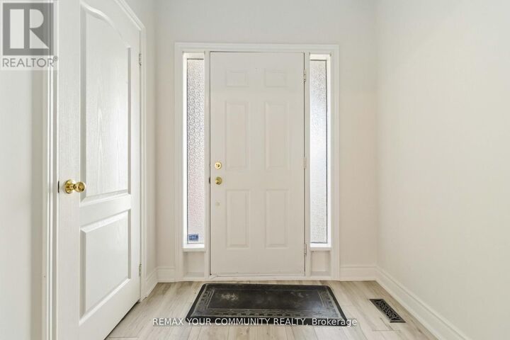 Property Photo:  120 Shaftsbury Avenue  ON L4C 0G6 