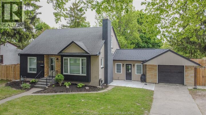 Property Photo:  2458 Buckingham Drive  ON N8T 2B5 
